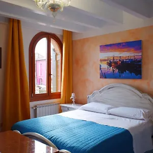 https://ca-di-pizzo-114-di-burano.hotelinveneto.com